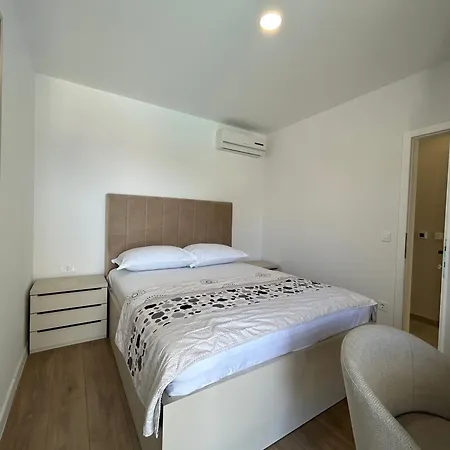 Petar - Private Heated Pool And Sea View Διαμέρισμα Μακάρσκα