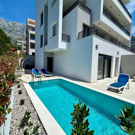 Apartman Petar - Private Heated Pool And Sea View