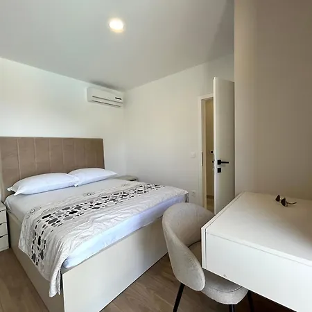 Petar With Pool And Sea View Apartament *