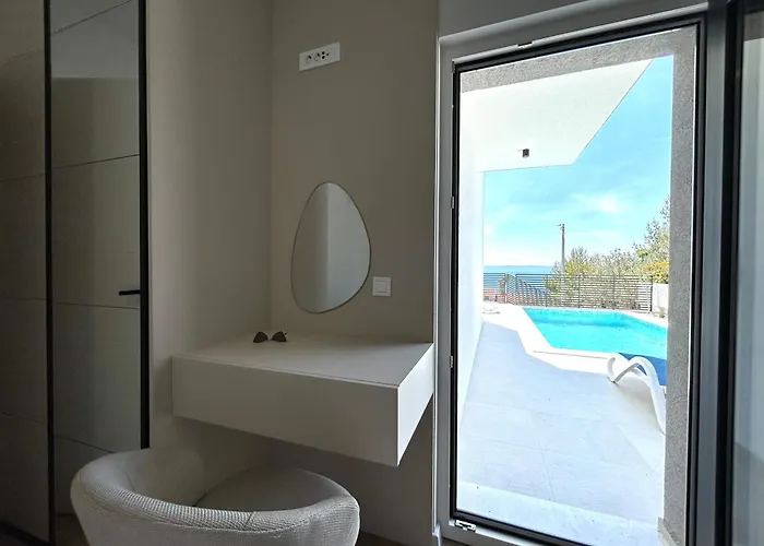 Petar - Private Heated Pool And Sea View Makarska