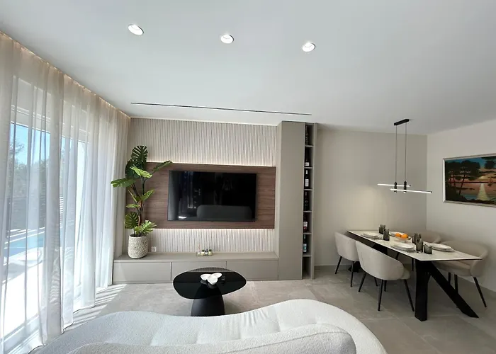 Apartment Petar - Private Heated Pool And Sea View